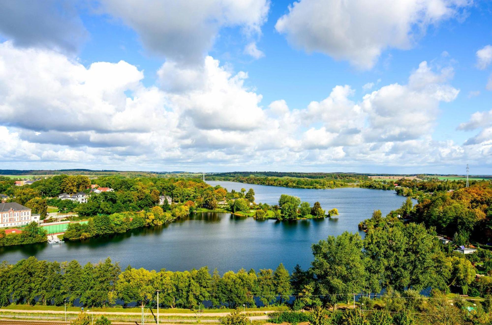 Ferienwohnung Weitblick In Waren วาเริน ภายนอก รูปภาพ